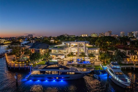 Villa ou maison à Fort Lauderdale, Floride 8 chambres № 2039293
