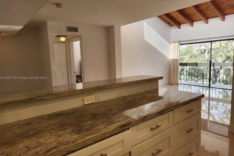 Condo in Coral Gables, Florida, 2 bedrooms  № 1705461 - photo 15