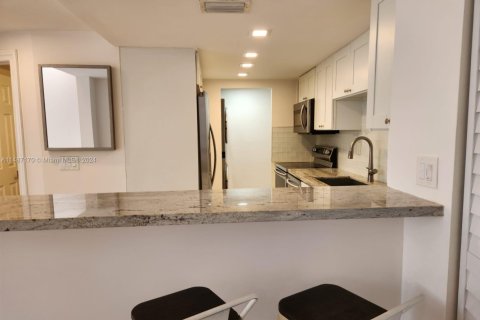Condo in Coral Gables, Florida, 2 bedrooms  № 1705461 - photo 29