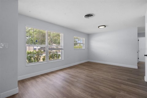 Villa ou maison à vendre à Saint Petersburg, Floride: 3 chambres, 123 m2 № 2151828 - photo 8