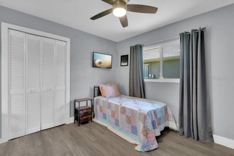 House in Cape Coral, Florida 3 bedrooms, 148.55 sq.m. № 1870907 - photo 21