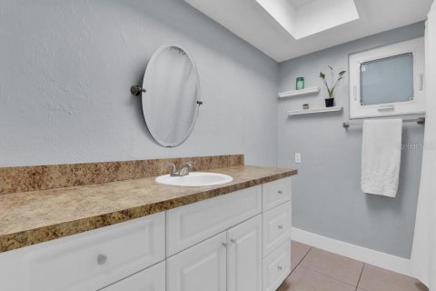 House in Cape Coral, Florida 3 bedrooms, 148.55 sq.m. № 1870907 - photo 20