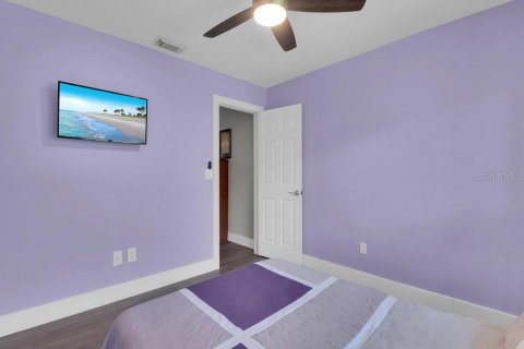 House in Cape Coral, Florida 3 bedrooms, 148.55 sq.m. № 1870907 - photo 19