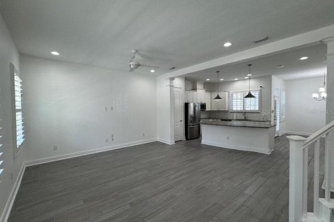 Adosado en alquiler en Celebration, Florida, 2 dormitorios, 153.75 m2 № 1906071 - foto 2