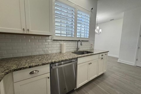 Adosado en alquiler en Celebration, Florida, 2 dormitorios, 153.75 m2 № 1906071 - foto 9