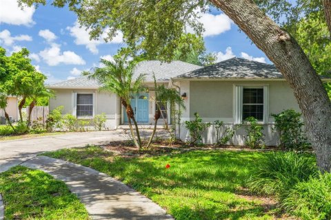 House in Clearwater, Florida 3 bedrooms, 157.75 sq.m. № 2306865