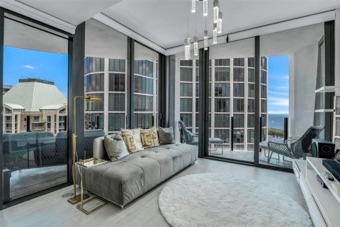 Condo in Miami, Florida, 2 bedrooms  № 1880053 - photo 8
