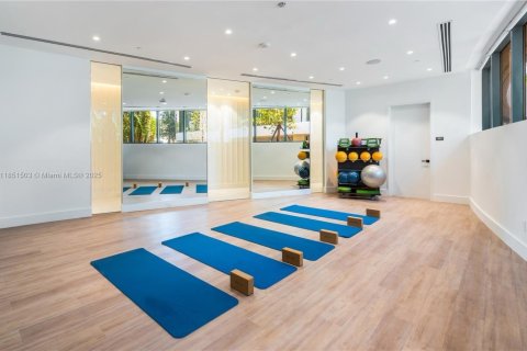 Condo in Miami, Florida, 2 bedrooms  № 1880053 - photo 29