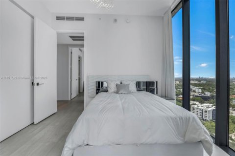 Condo in Miami, Florida, 2 bedrooms  № 1880053 - photo 16