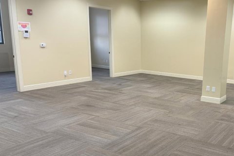 Propiedad comercial en alquiler en Port St. Lucie, Florida № 1085241 - foto 3