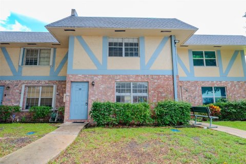 Condo in North Lauderdale, Florida, 2 bedrooms  № 2185155