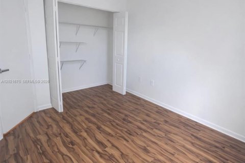 Copropriété à louer à Miami, Floride: 3 chambres, 104.05 m2 № 2086009 - photo 18
