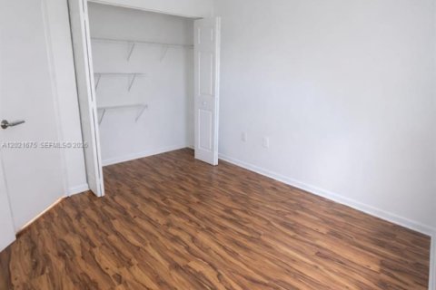 Copropriété à louer à Miami, Floride: 3 chambres, 104.05 m2 № 2086009 - photo 8