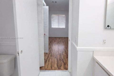 Copropriété à louer à Miami, Floride: 3 chambres, 104.05 m2 № 2086009 - photo 24