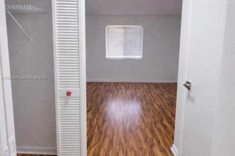 Copropriété à louer à Miami, Floride: 3 chambres, 104.05 m2 № 2086009 - photo 30