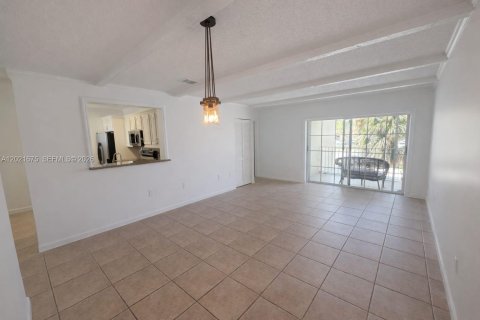 Copropriété à louer à Miami, Floride: 3 chambres, 104.05 m2 № 2086009 - photo 4