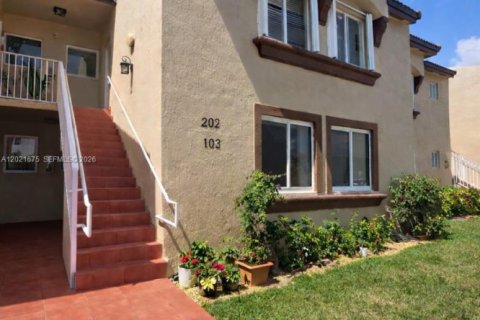 Condo à Miami, Floride, 3 chambres  № 2086009