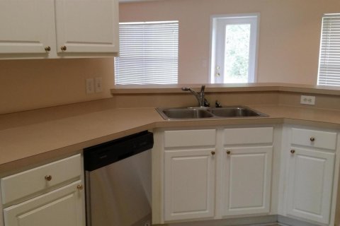 House in Port St. Lucie, Florida 4 bedrooms, 162.95 sq.m. № 2077446 - photo 4