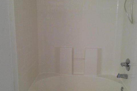 House in Port St. Lucie, Florida 4 bedrooms, 162.95 sq.m. № 2077446 - photo 10