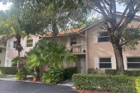 House in Coral Springs, Florida 3 bedrooms № 1949301 - photo 1