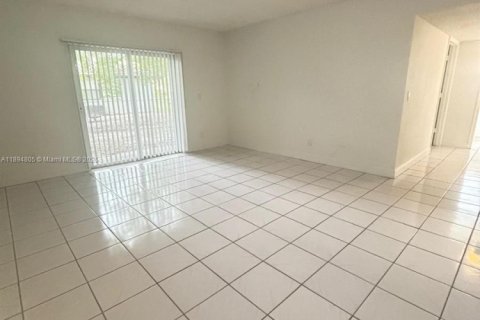 House in Coral Springs, Florida 3 bedrooms № 1949301 - photo 6