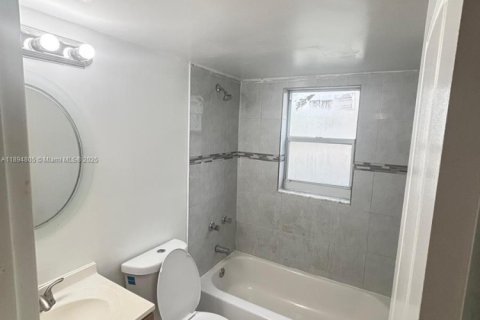House in Coral Springs, Florida 3 bedrooms № 1949301 - photo 11