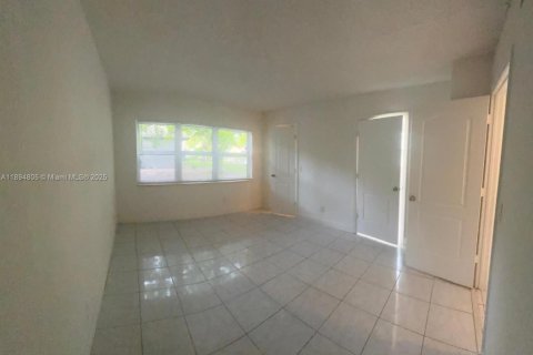 House in Coral Springs, Florida 3 bedrooms № 1949301 - photo 9