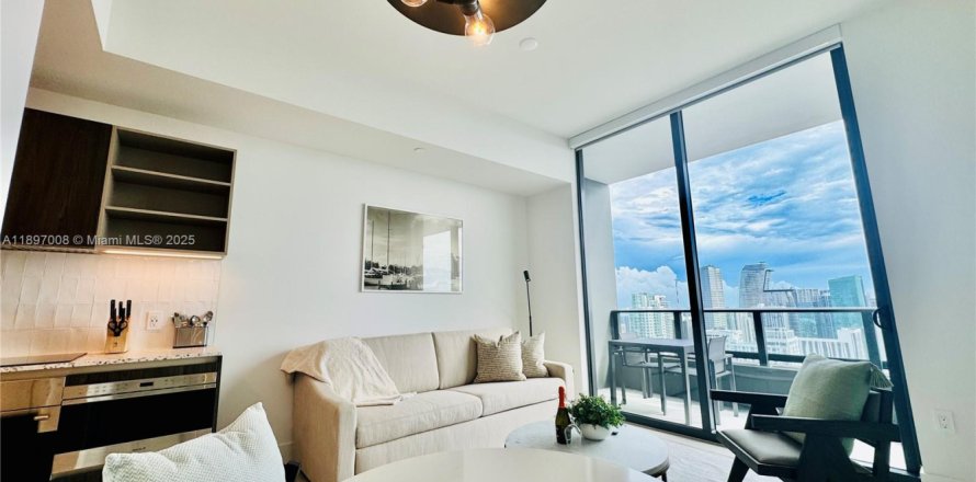 Condo in Miami, Florida, 1 bedroom № 2081525