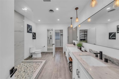 Casa en venta en Fort Lauderdale, Florida, 3 dormitorios, 236.62 m2 № 2175861 - foto 8