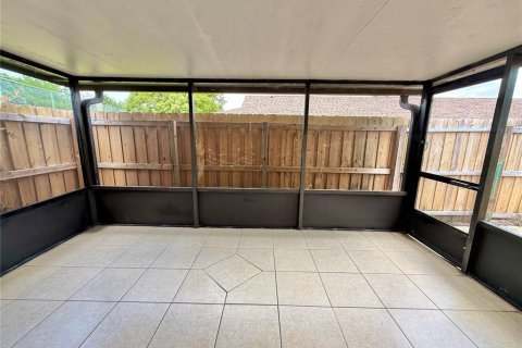 Condo in Kissimmee, Florida, 3 bedrooms  № 2202051 - photo 18