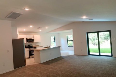 House in Punta Gorda, Florida 3 bedrooms, 144 sq.m. № 1846896 - photo 2