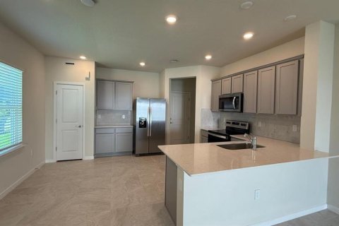 Touwnhouse à louer à Davenport, Floride: 3 chambres, 166.85 m2 № 2399344 - photo 6