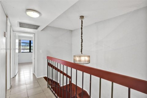 Townhouse in Miami, Florida 3 bedrooms, 196.95 sq.m. № 1983125 - photo 18