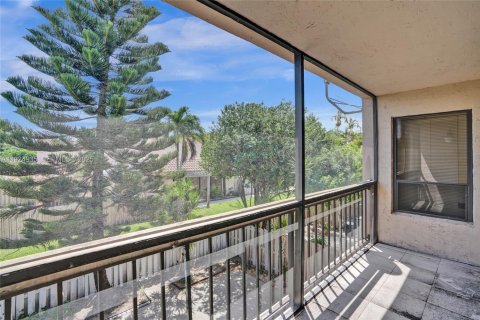 Townhouse in Miami, Florida 3 bedrooms, 196.95 sq.m. № 1983125 - photo 27