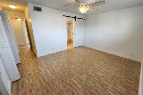 Condo in Dania Beach, Florida, 2 bedrooms  № 1925851 - photo 14