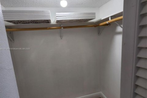 Condo in Dania Beach, Florida, 2 bedrooms  № 1925851 - photo 20