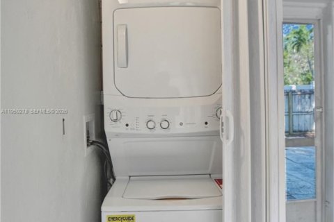 Villa ou maison à louer à Oakland Park, Floride: 2 chambres, 93.65 m2 № 2007493 - photo 23