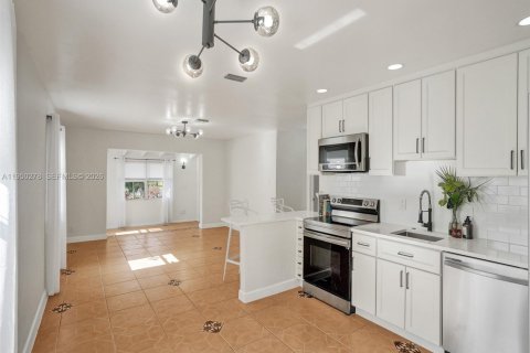 Villa ou maison à louer à Oakland Park, Floride: 2 chambres, 93.65 m2 № 2007493 - photo 10