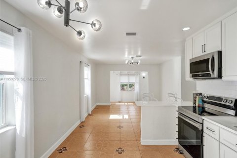 Villa ou maison à louer à Oakland Park, Floride: 2 chambres, 93.65 m2 № 2007493 - photo 9