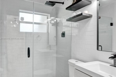 Villa ou maison à louer à Oakland Park, Floride: 2 chambres, 93.65 m2 № 2007493 - photo 2