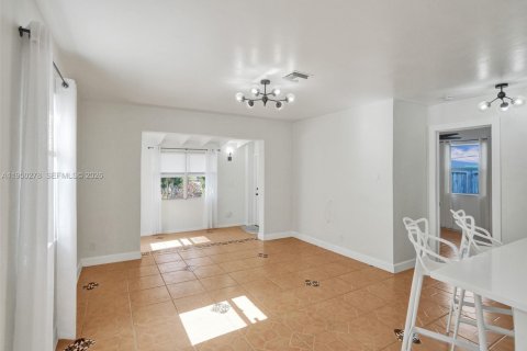 Villa ou maison à louer à Oakland Park, Floride: 2 chambres, 93.65 m2 № 2007493 - photo 3