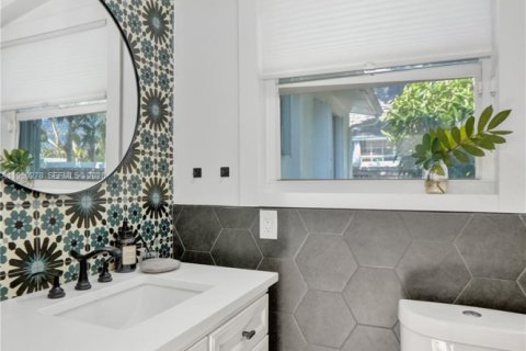 Villa ou maison à louer à Oakland Park, Floride: 2 chambres, 93.65 m2 № 2007493 - photo 4