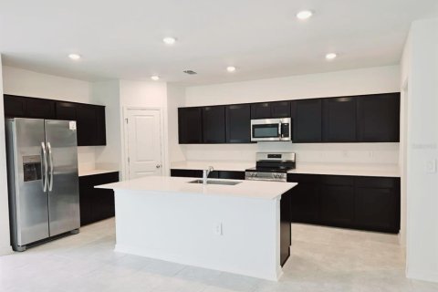House in Winter Haven, Florida 5 bedrooms, 209.4 sq.m. № 2151344 - photo 4