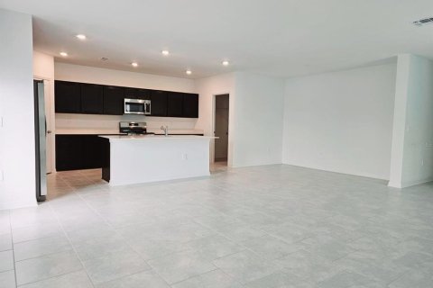 House in Winter Haven, Florida 5 bedrooms, 209.4 sq.m. № 2151344 - photo 5