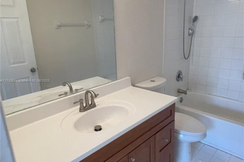 Touwnhouse à louer à Homestead, Floride: 3 chambres, 132.2 m2 № 1710438 - photo 5