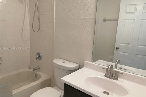 Touwnhouse à louer à Homestead, Floride: 3 chambres, 132.2 m2 № 1710438 - photo 6