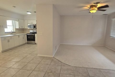 Снять в аренду виллу или дом в Энглвуд, Флорида 7 комнат, 93.83м2, № 1522823 - фото 6