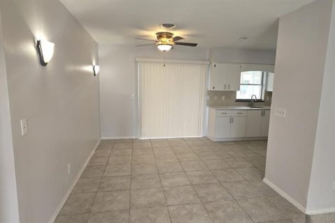 Снять в аренду виллу или дом в Энглвуд, Флорида 7 комнат, 93.83м2, № 1522823 - фото 5