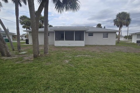 Снять в аренду виллу или дом в Энглвуд, Флорида 7 комнат, 93.83м2, № 1522823 - фото 14