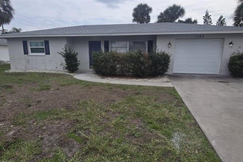 Снять в аренду виллу или дом в Энглвуд, Флорида 7 комнат, 93.83м2, № 1522823 - фото 1